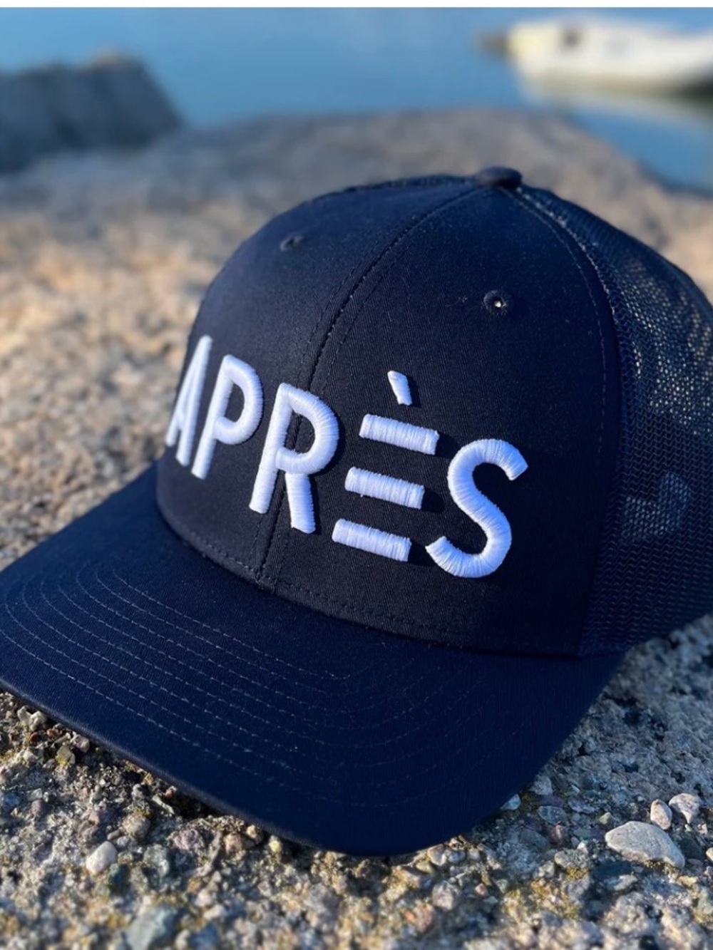 No Wake ‘The Apres’ SnapBack Hat in Navy